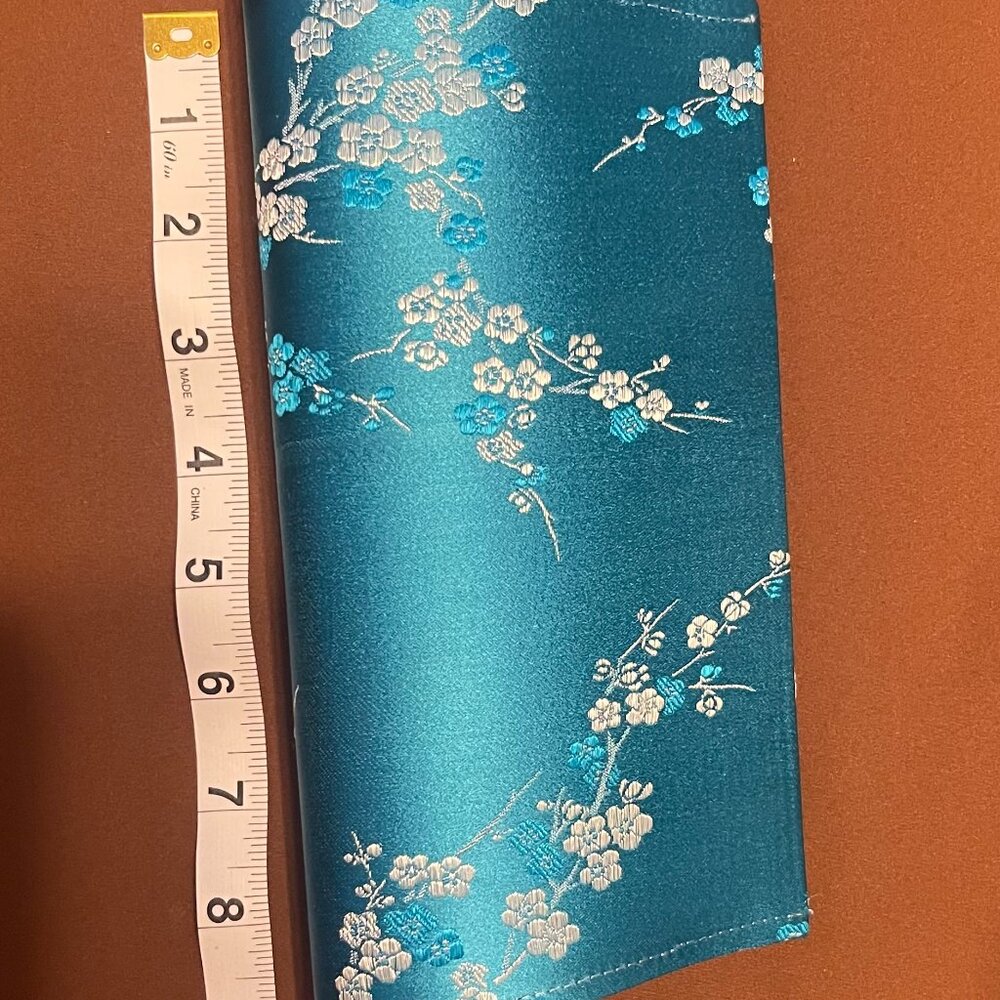 Elegant Floral Clutch - Perfect for Any Occasion! Never Used - Picture 6 of 8